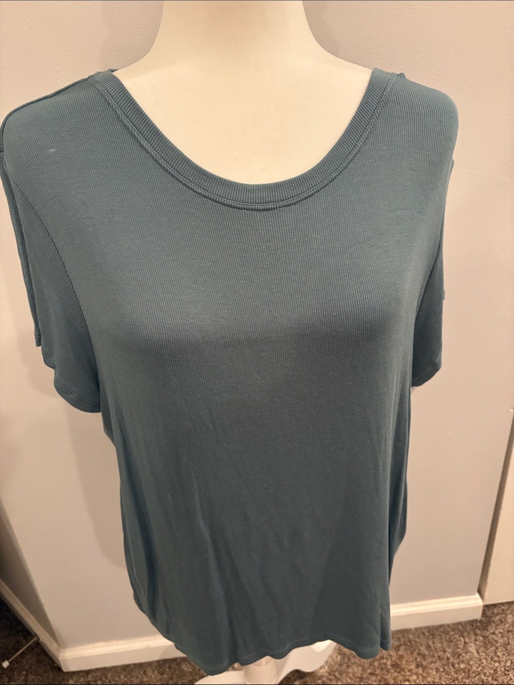 NWT Athleta Short Sleeve with Ease Rib Tee Slate Green Size Medium